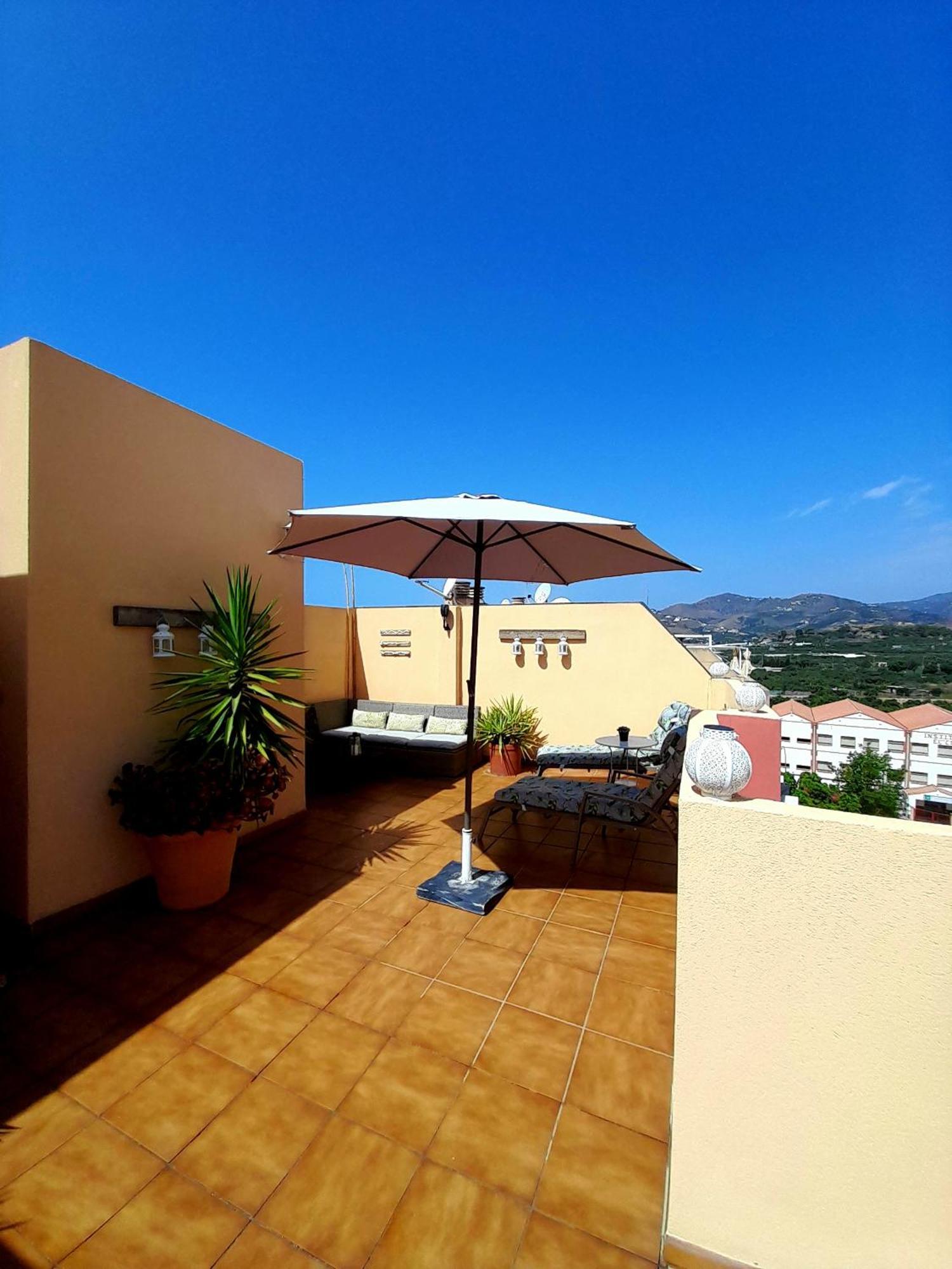 Atico Fresco Y Luminoso Con Aparcamiento Privado Apartment Nerja