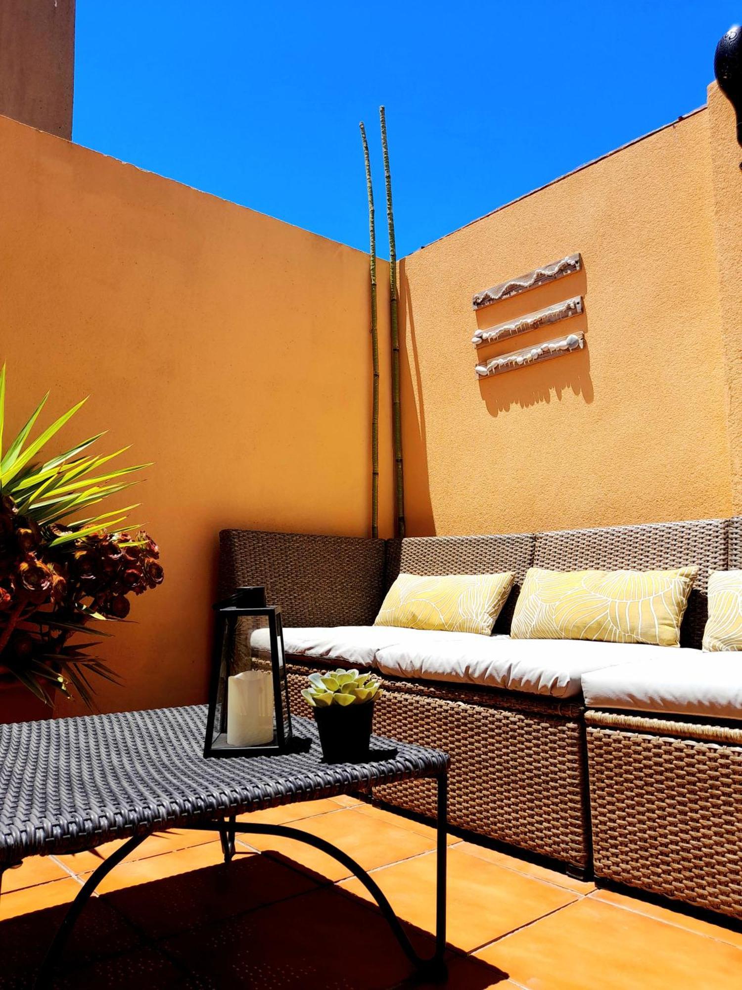 Atico Fresco Y Luminoso Con Aparcamiento Privado Apartment *