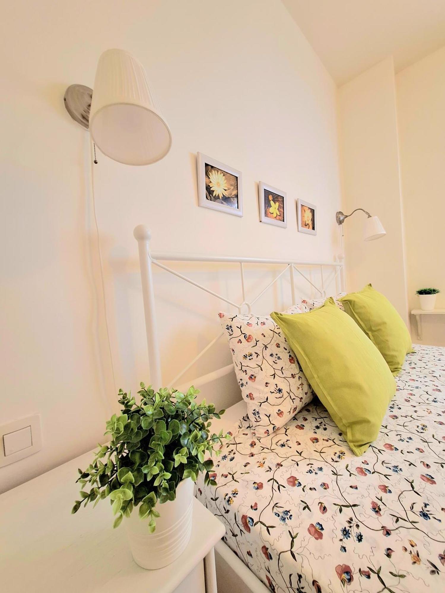 Atico Fresco Y Luminoso Con Aparcamiento Privado Apartment